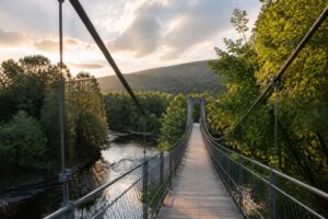 découvrez la passerelle de mazamet à travers une immersion visuelle unique au cœur de ce site emblématique, mêlant histoire et paysage.