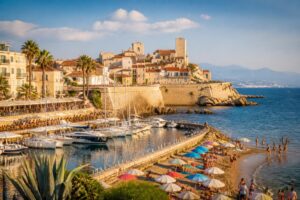 découvrez les incontournables d'antibes pour un séjour réussi sur la côte d’azur : plages, culture, gastronomie et activités pour tous.