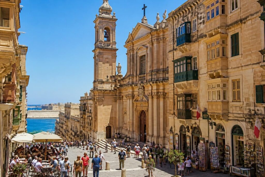 découvrez les trésors culturels de malte ville, la capitale riche en histoire, musées, monuments et traditions fascinantes à explorer lors de votre visite.