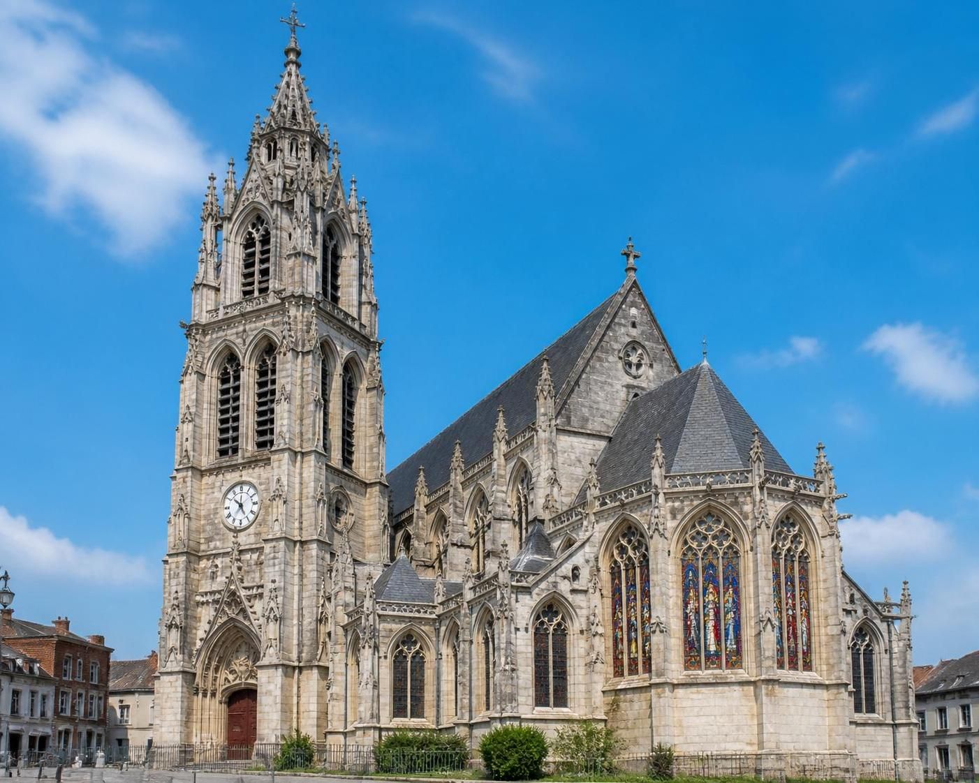 découvrez pourquoi l’église catholique notre dame du perroy à béthune fascine les visiteurs par son architecture unique, son histoire riche et son atmosphère empreinte de spiritualité.