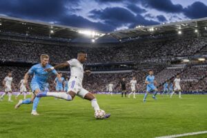 découvrez la composition probable des équipes de real madrid et manchester city ainsi qu'une analyse complète du match de 2022 entre ces deux géants du football.