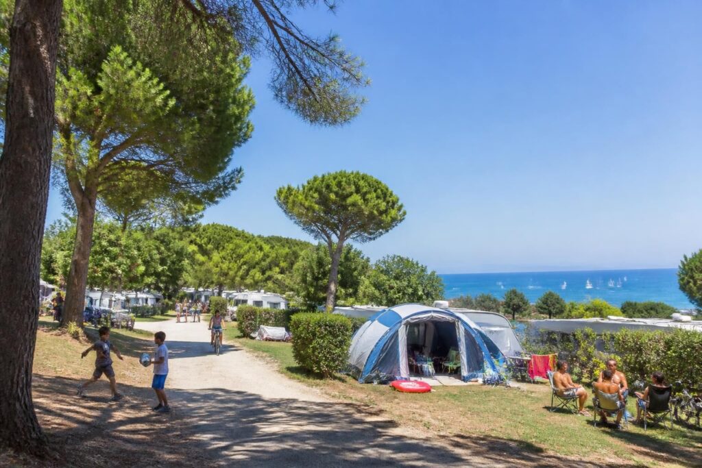 découvrez notre avis et toutes les informations pratiques pour un séjour réussi au camping soleil à argelès-sur-mer : équipements, activités, tarifs et conseils.