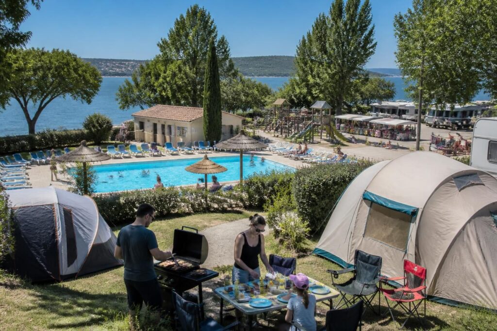 découvrez les campings à bouzigues avec tarifs, équipements complets et piscines pour des vacances inoubliables au bord de l'eau.
